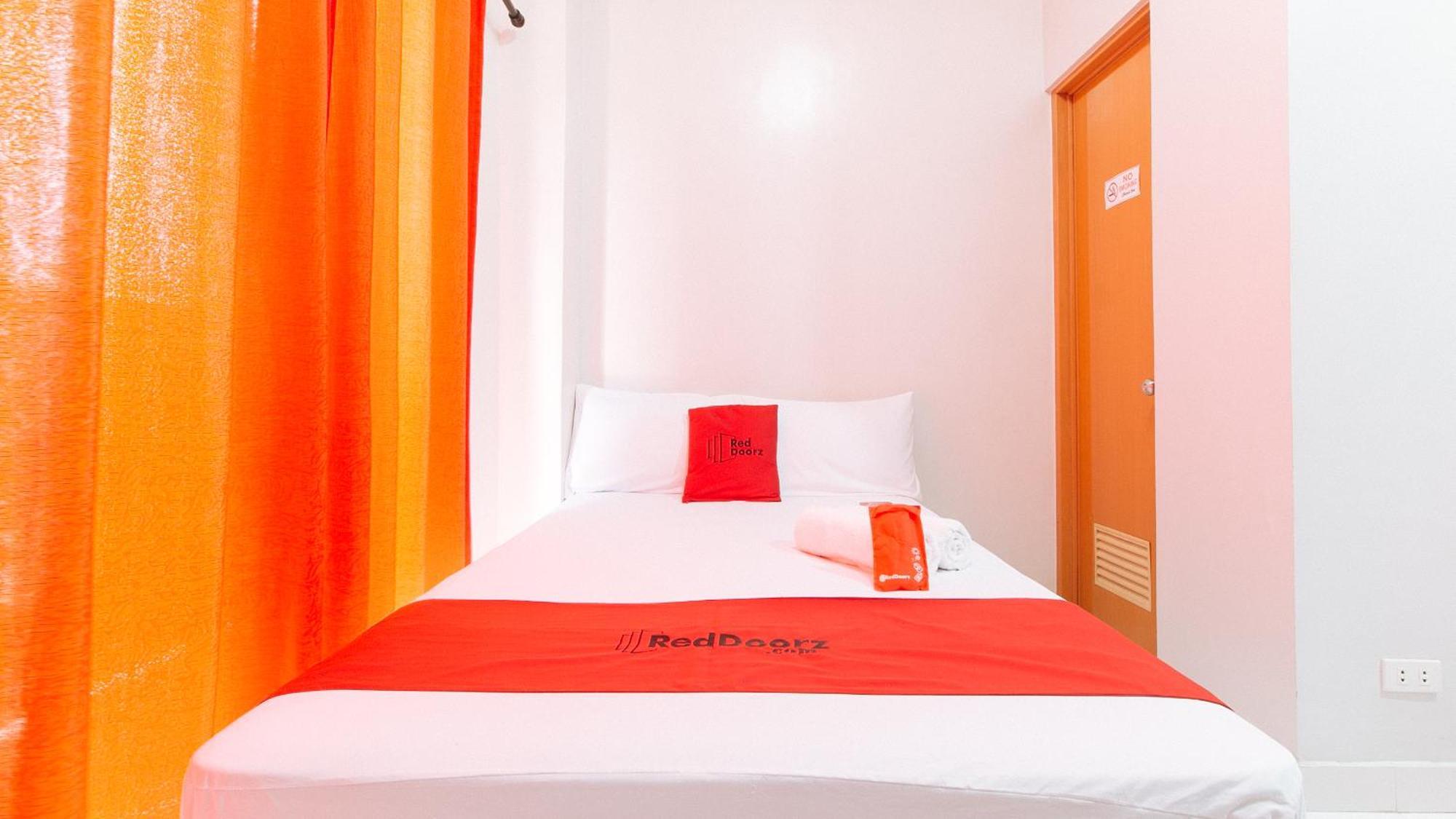 Hotel Reddoorz Near Naia Terminal 1 Paranaque City Exterior foto